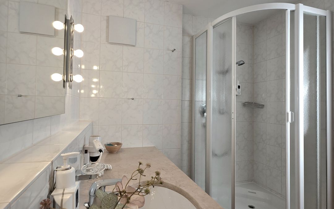 Ferienwohnung, modernes Badezimmer